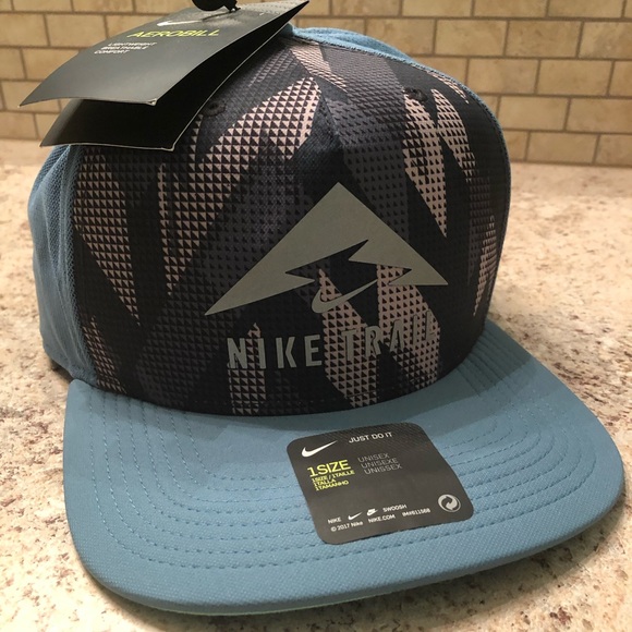 nike trail aerobill trucker hat
